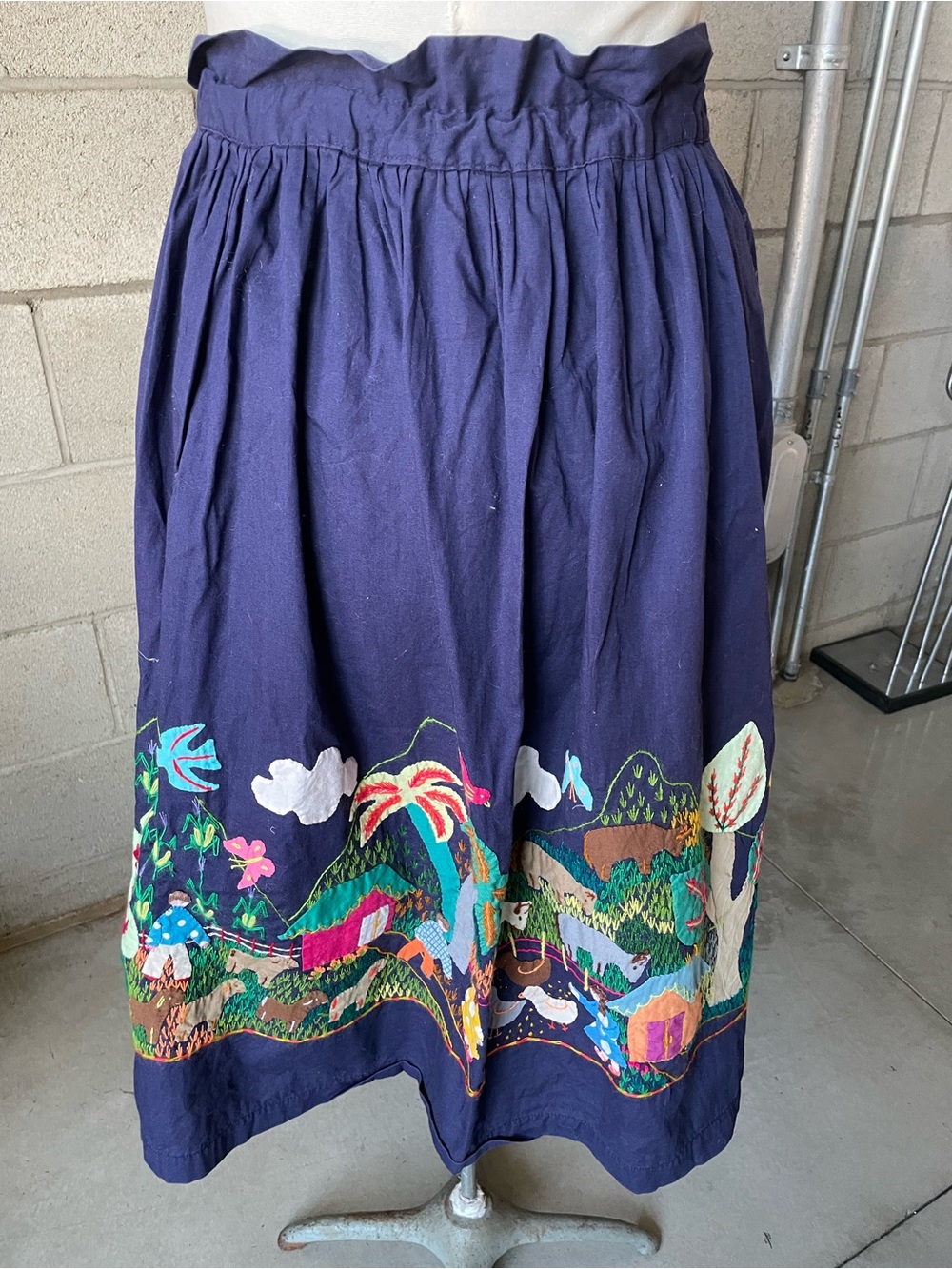 Vintage Folkloric Embroidered And Appliquéd Skirt - Picture 3 of 9